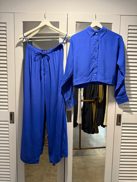 Cropped Long Sleeves