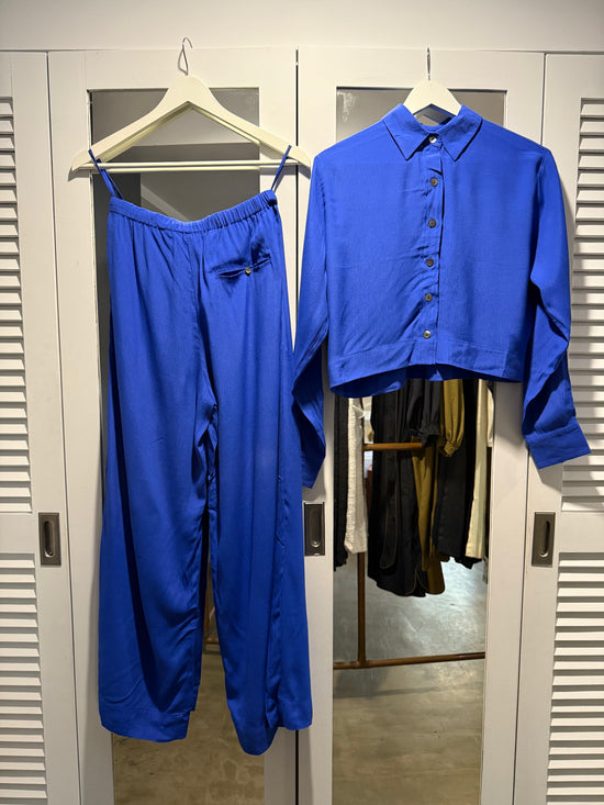 Cropped Long Sleeves