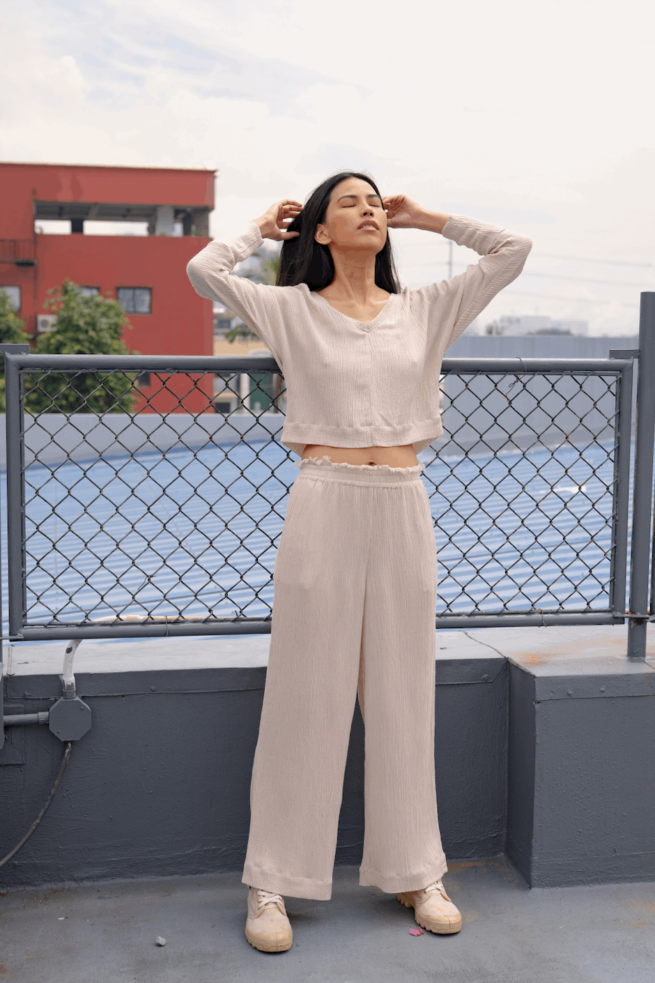 Essential Linen Tobo V-neck